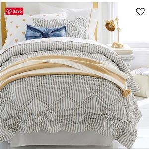 Pottery Barn Dorm TWIN XL comforter with sheets